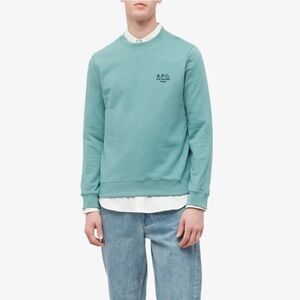 A.P.C RIDER EMBROIDERED LOGO CREW SWEAT
Grey Green . Size Xs